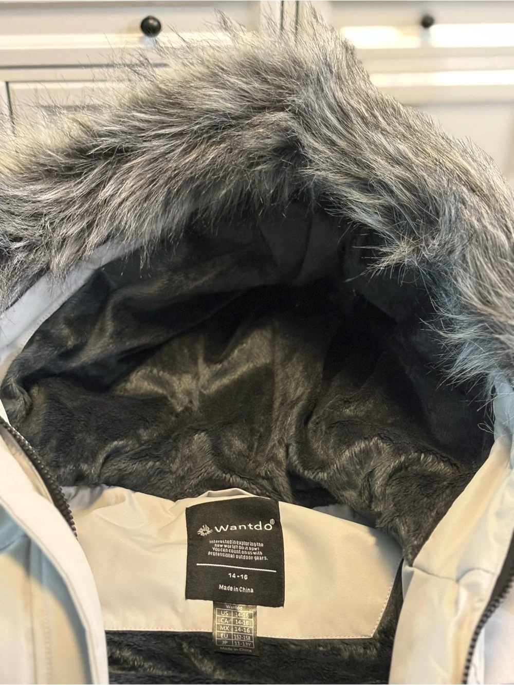 Kids Light Gray Hooded Puffer Ski/Snow Jacket w/Faux Fur Trim 14-16 LIKE NEW $99